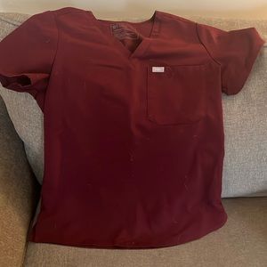 Size S Catarina one-pocket scrub top